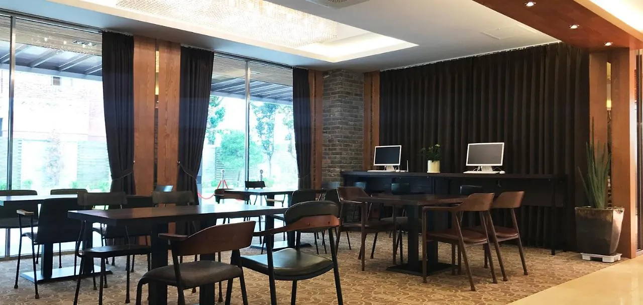 Royal Square Hotel Seoul 3*,